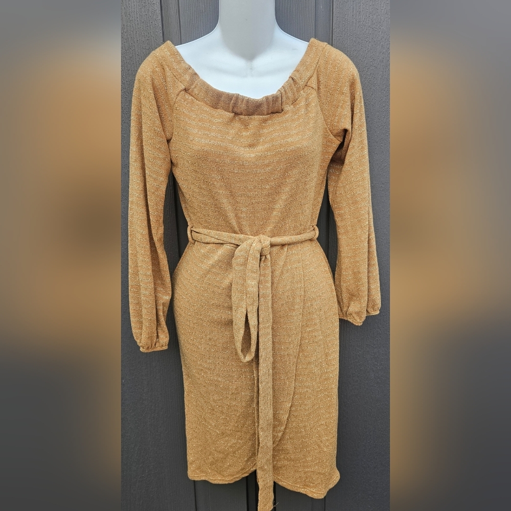 MEDIUM GOLD KNIT DRESSS